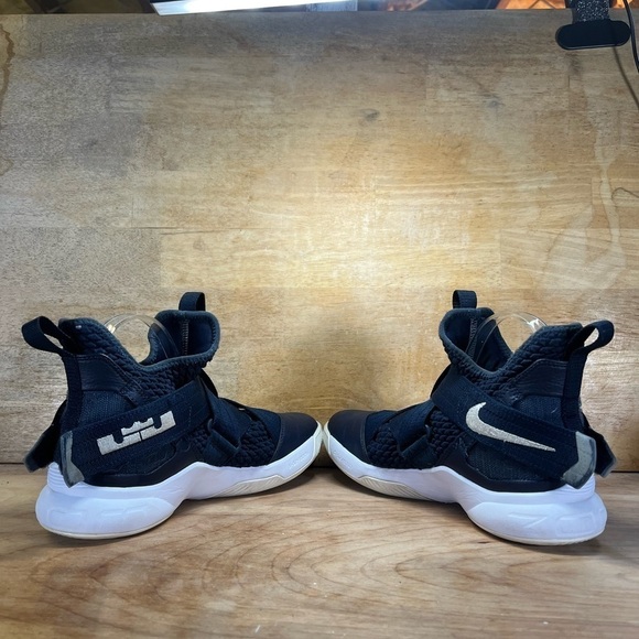 Nike Lebron Soldier XII Womens Sz 8.5 Basketball Shoes Sneakers Blue AR6334-991 - Picture 5 of 8